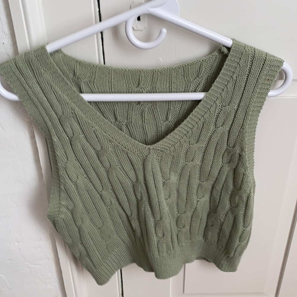 Shein sweater vest. Perfect for layers and cute color! Size L